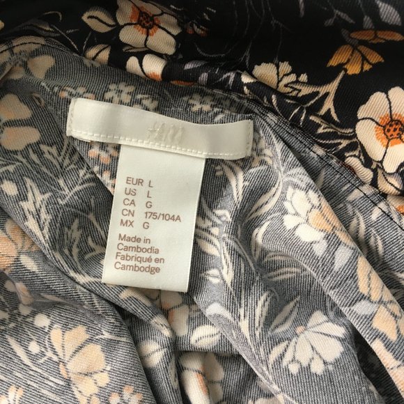 off the shoulder - Picture 2 of 2